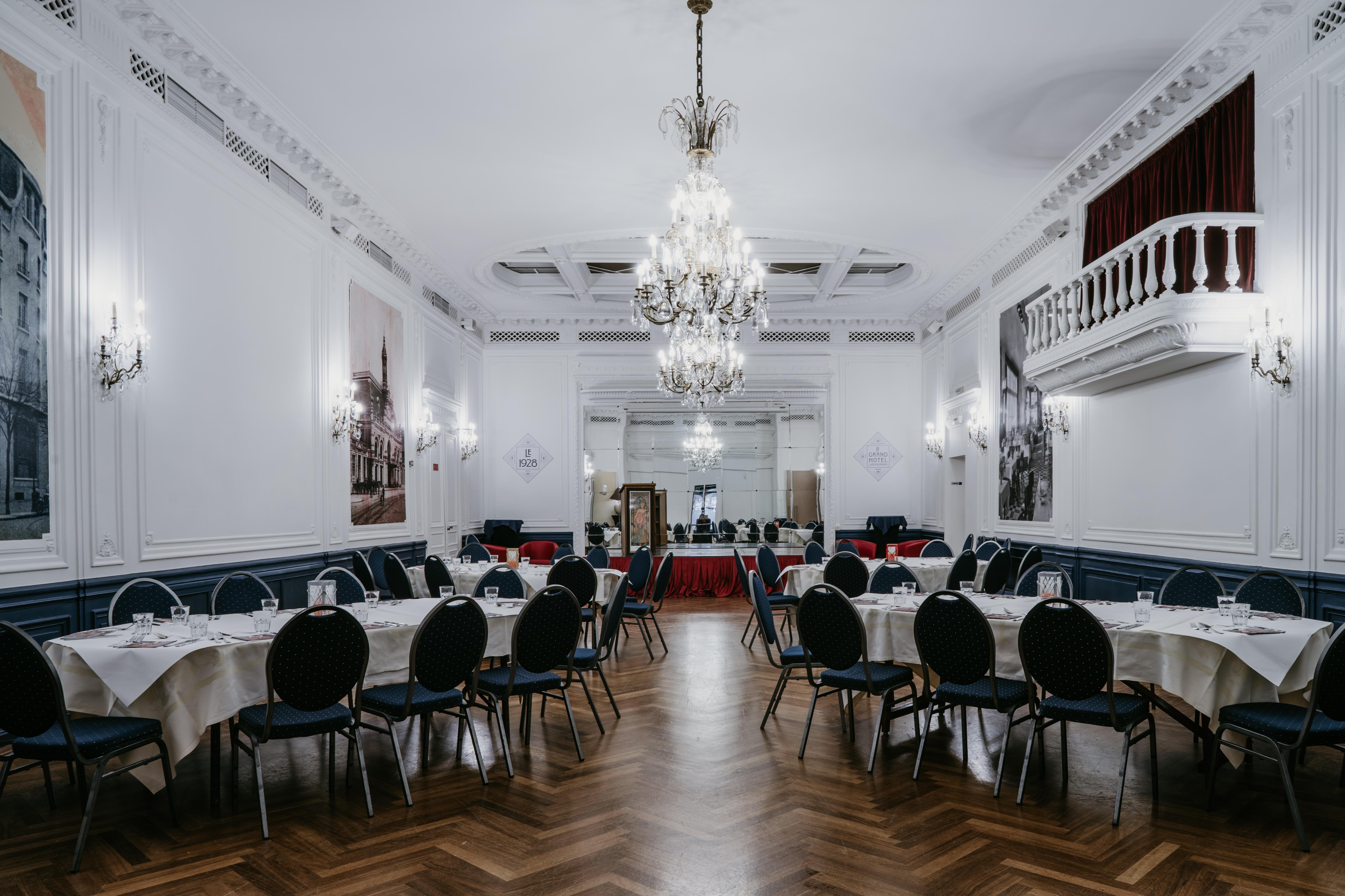 Le Grand Hotel Валансьен Экстерьер фото