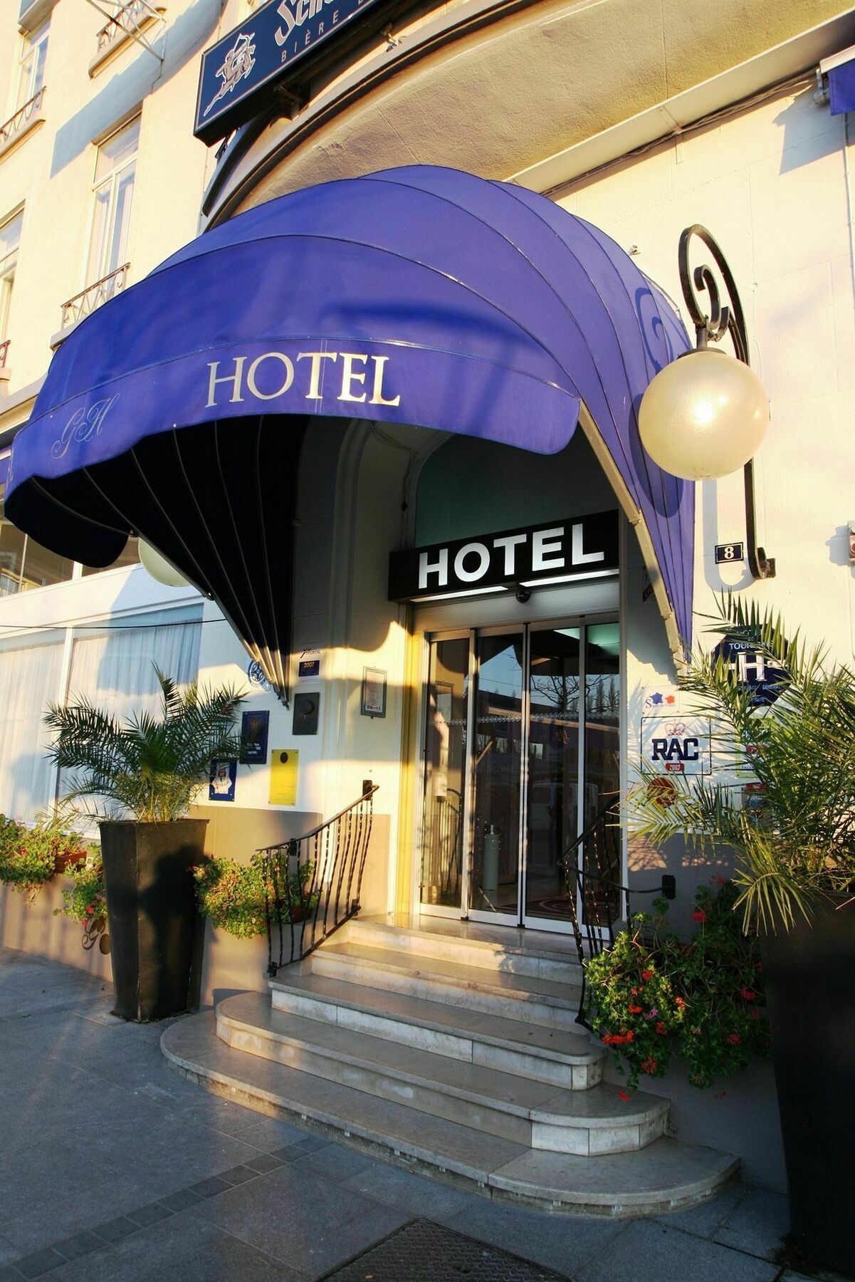 Le Grand Hotel Валансьен Экстерьер фото